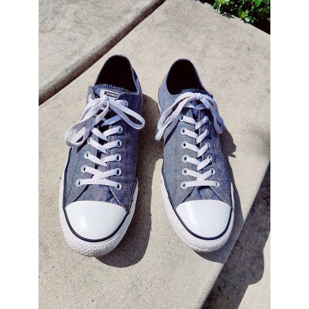 Chuck Taylor All Stars ~ Mens Size 13